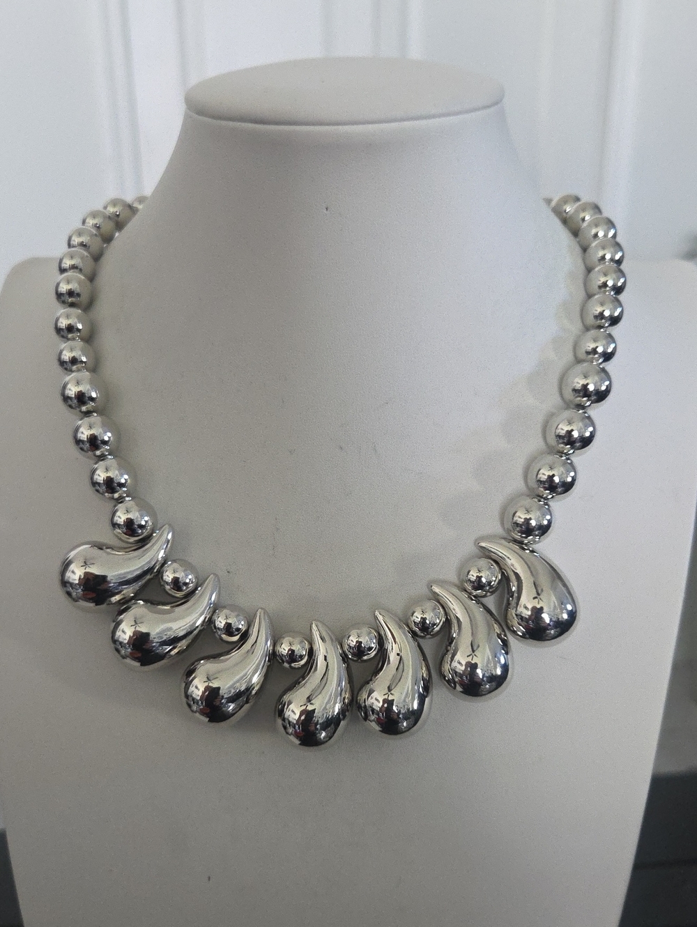 Paparazzi Raindrop Rebel Silver Necklace NWT